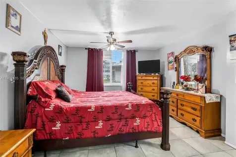 2649 NW 48th Terrace Lauderdale Lakes FL 33313