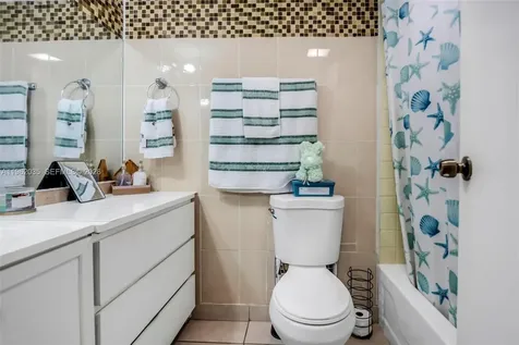 2649 NW 48th Terrace Lauderdale Lakes FL 33313