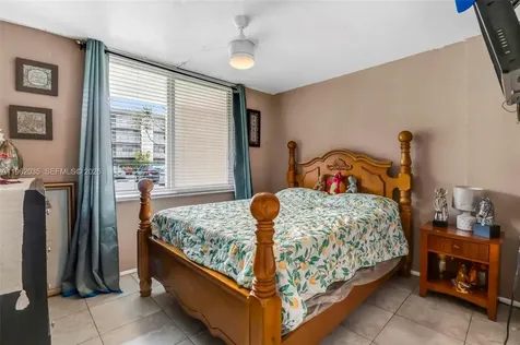 2649 NW 48th Terrace Lauderdale Lakes FL 33313