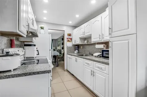 2649 NW 48th Terrace Lauderdale Lakes FL 33313