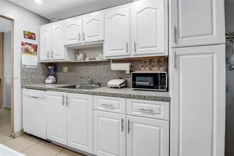 2649 NW 48th Terrace Lauderdale Lakes FL 33313