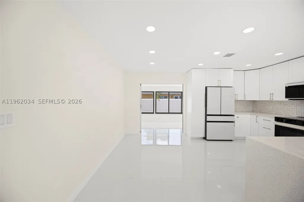 21 SE 7th Street Pompano Beach FL 33060