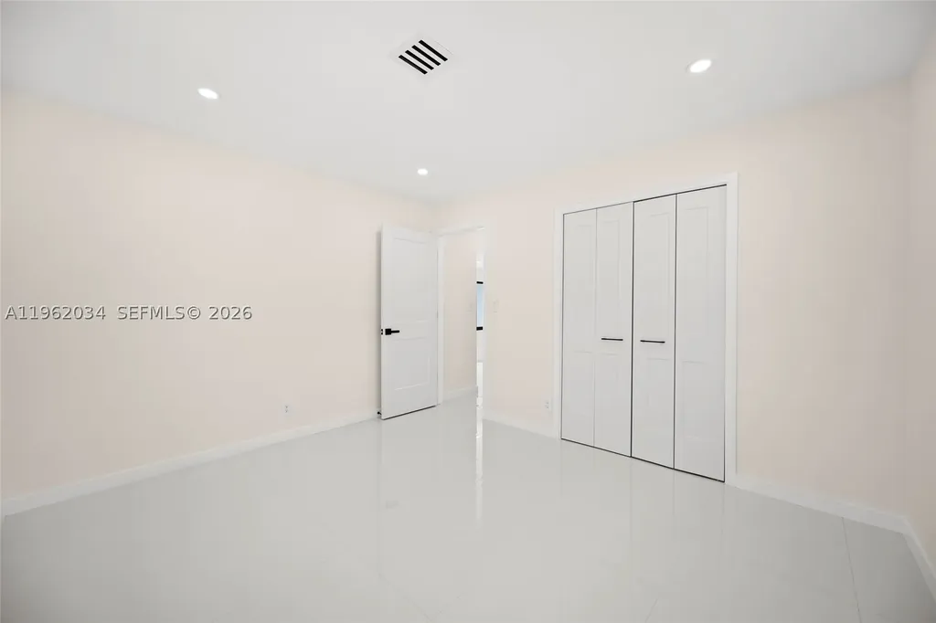 21 SE 7th Street Pompano Beach FL 33060