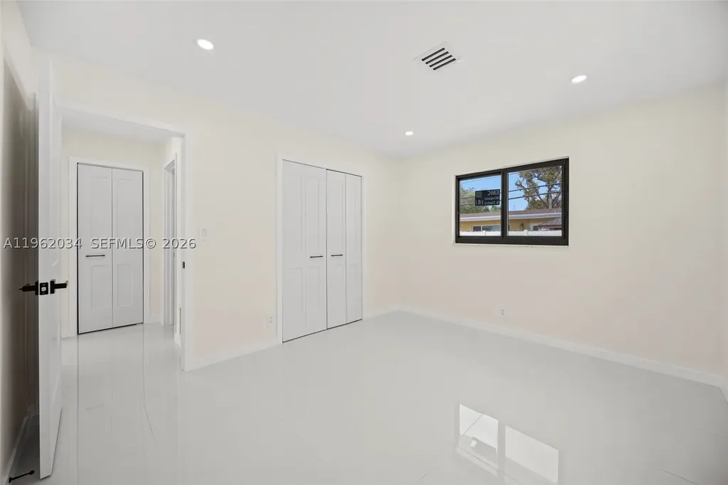 21 SE 7th Street Pompano Beach FL 33060