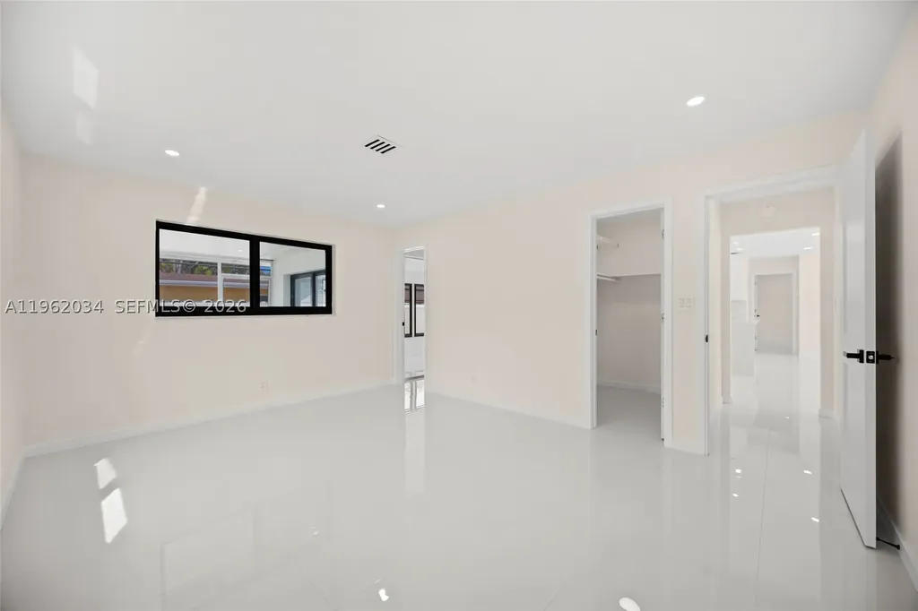 21 SE 7th Street Pompano Beach FL 33060