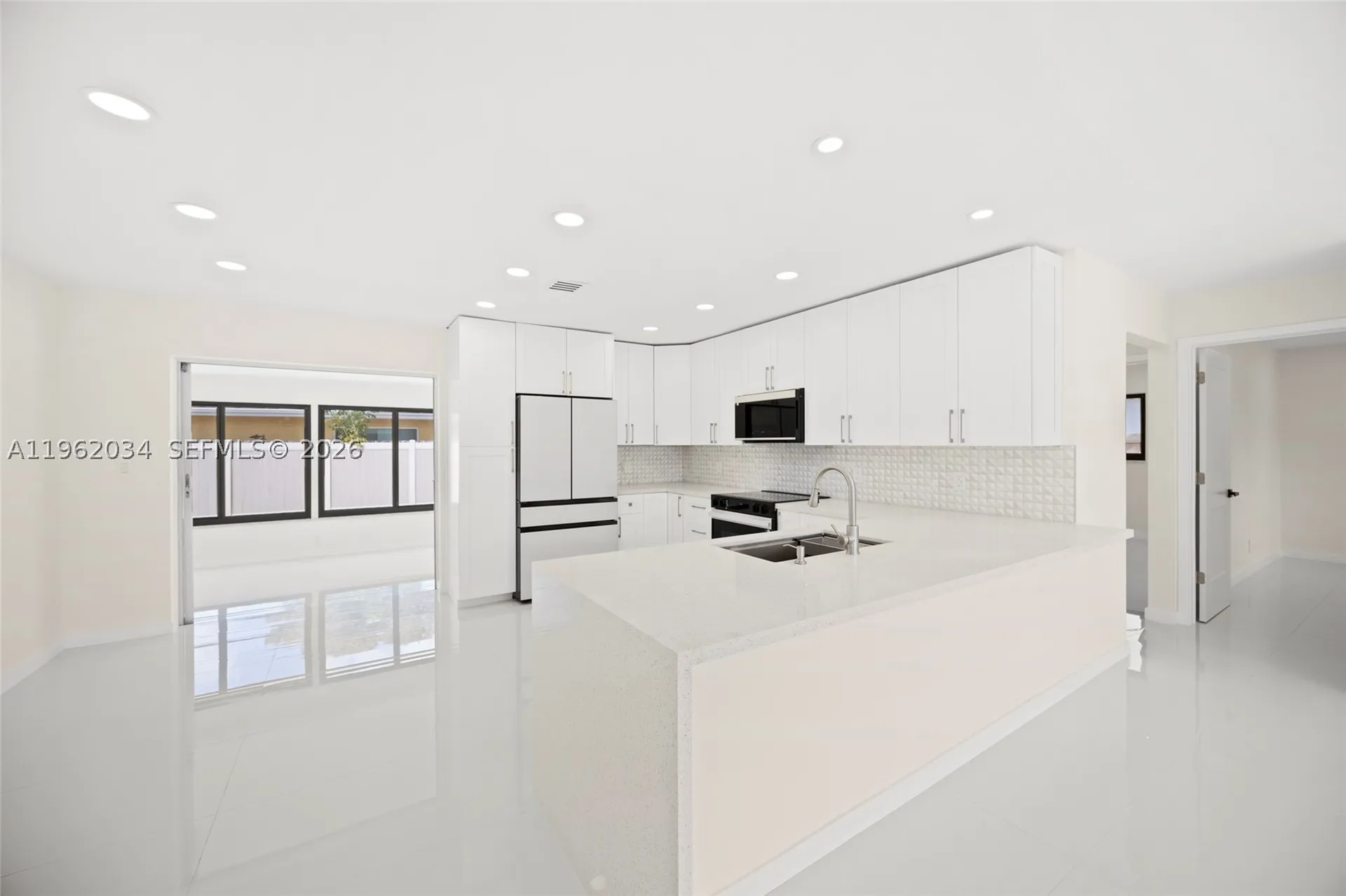 21 SE 7th Street Pompano Beach FL 33060