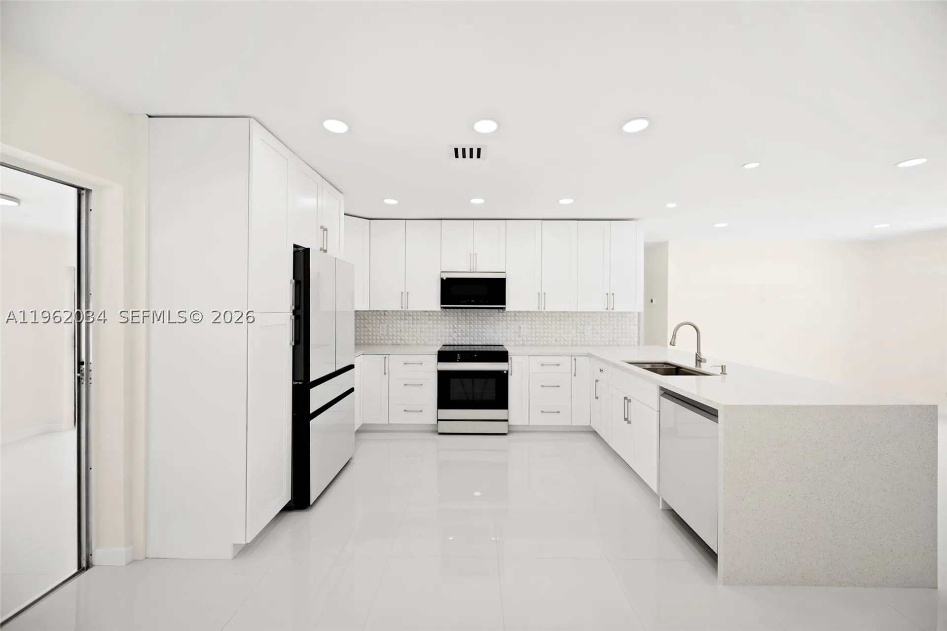 21 SE 7th Street Pompano Beach FL 33060