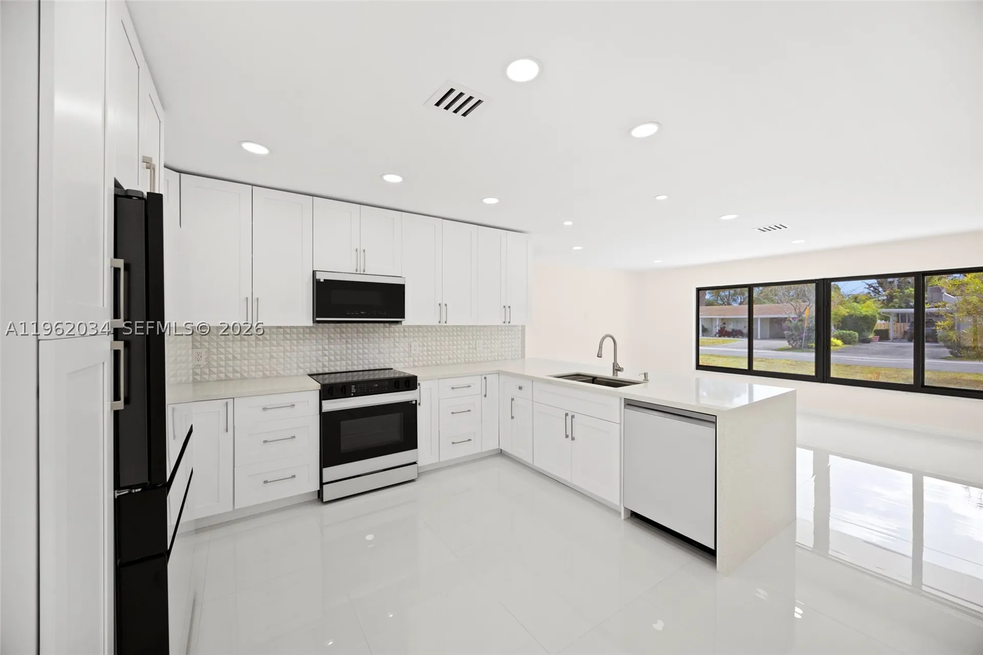 21 SE 7th Street Pompano Beach FL 33060