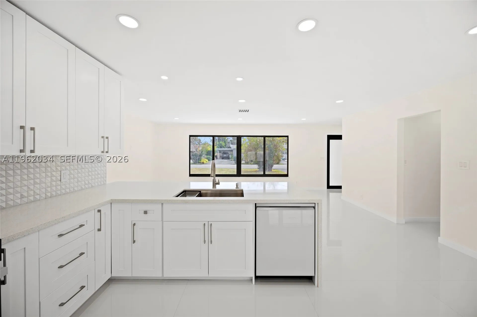 21 SE 7th Street Pompano Beach FL 33060