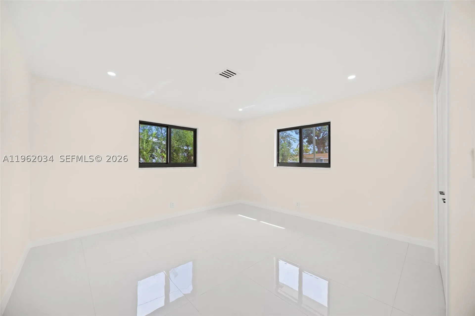 21 SE 7th Street Pompano Beach FL 33060