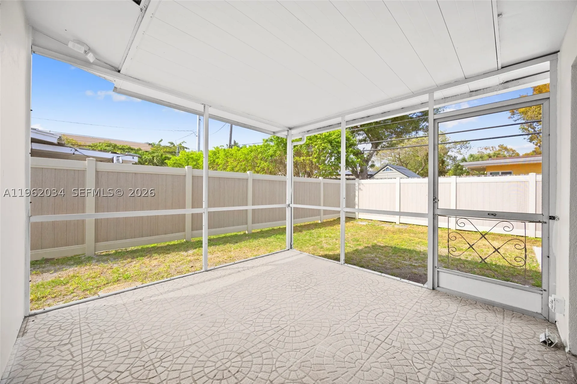 21 SE 7th Street Pompano Beach FL 33060
