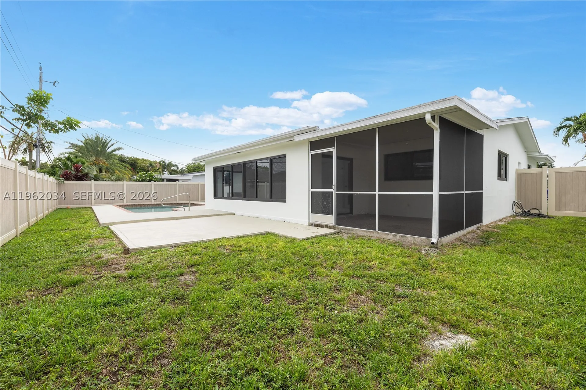 21 SE 7th Street Pompano Beach FL 33060