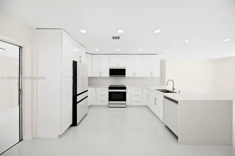 21 SE 7th Street Pompano Beach FL 33060