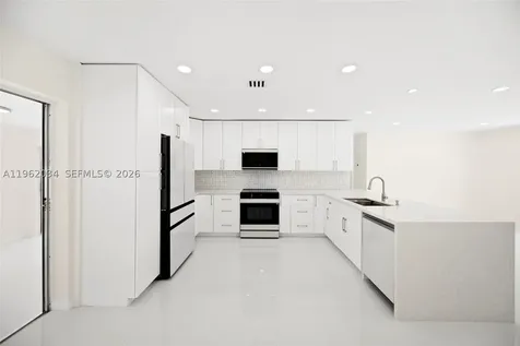 21 SE 7th Street Pompano Beach FL 33060