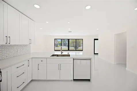 21 SE 7th Street Pompano Beach FL 33060