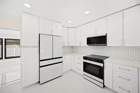 21 SE 7th Street Pompano Beach FL 33060