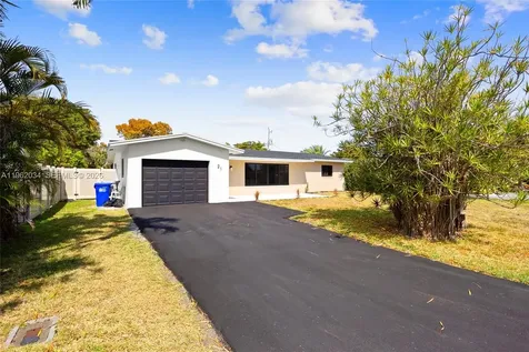 21 SE 7th Street Pompano Beach FL 33060