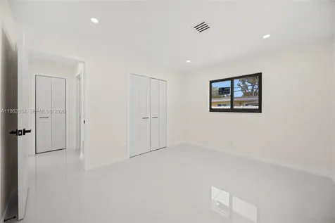21 SE 7th Street Pompano Beach FL 33060