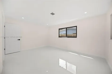 21 SE 7th Street Pompano Beach FL 33060
