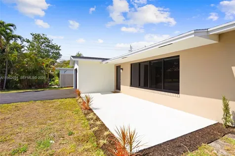 21 SE 7th Street Pompano Beach FL 33060