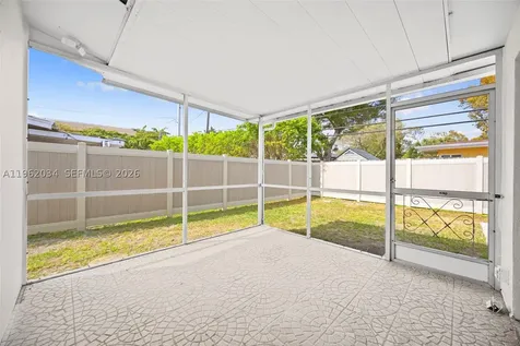 21 SE 7th Street Pompano Beach FL 33060