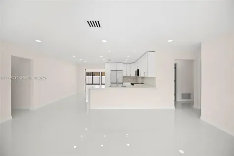 21 SE 7th Street Pompano Beach FL 33060