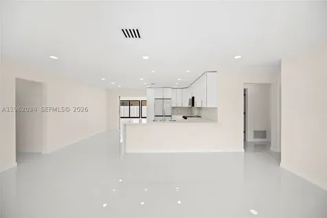 21 SE 7th Street Pompano Beach FL 33060