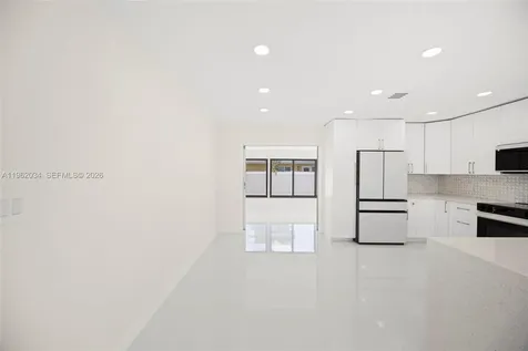 21 SE 7th Street Pompano Beach FL 33060