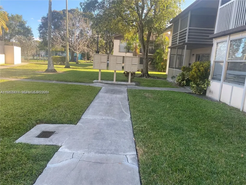 335 W Laurel Drive Margate FL 33063