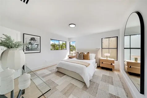 7811 Carlyle Avenue Miami Beach FL 33141
