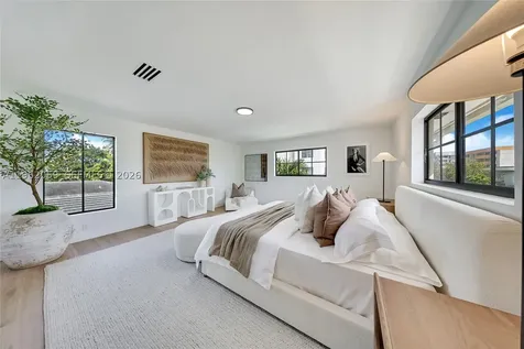 7811 Carlyle Avenue Miami Beach FL 33141