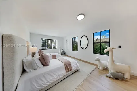 7811 Carlyle Avenue Miami Beach FL 33141
