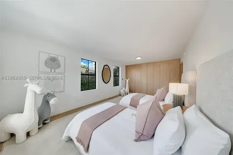7811 Carlyle Avenue Miami Beach FL 33141