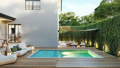 7811 Carlyle Avenue Miami Beach FL 33141