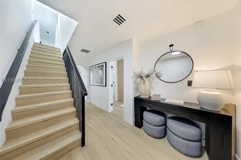 7811 Carlyle Avenue Miami Beach FL 33141