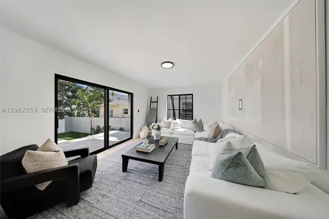 7811 Carlyle Avenue Miami Beach FL 33141