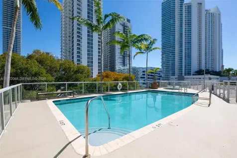 2200 NE 4th Avenue Miami FL 33137