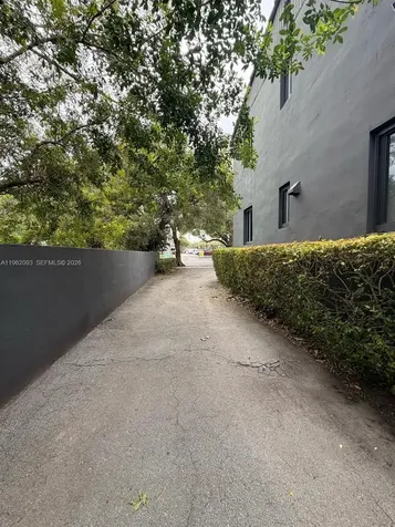 1385 NW 15th Street Miami FL 33125