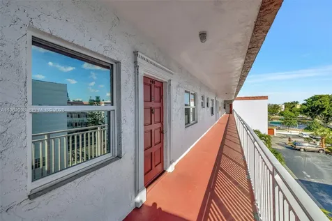 4000 NW 44th Avenue Lauderdale Lakes FL 33319