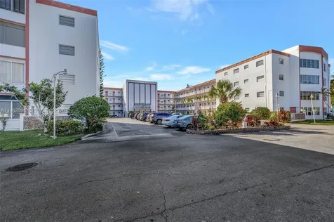4000 NW 44th Avenue Lauderdale Lakes FL 33319
