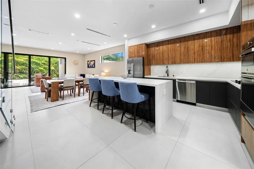 325 SW 16th Street Fort Lauderdale FL 33315