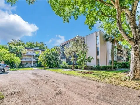 469 N Pine Island Road Plantation FL 33324
