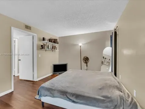 469 N Pine Island Road Plantation FL 33324