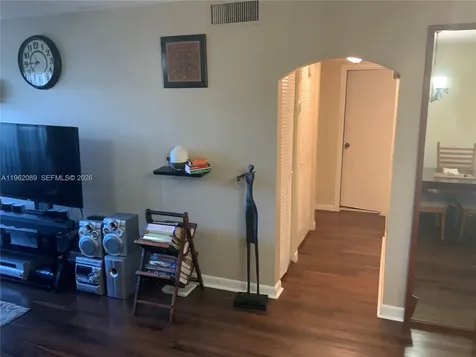 469 N Pine Island Road Plantation FL 33324