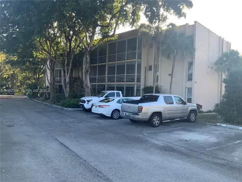 469 N Pine Island Road Plantation FL 33324