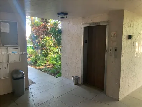 469 N Pine Island Road Plantation FL 33324