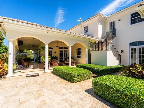 9076 SW 59th Court Pinecrest FL 33156