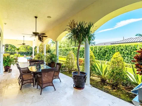9076 SW 59th Court Pinecrest FL 33156