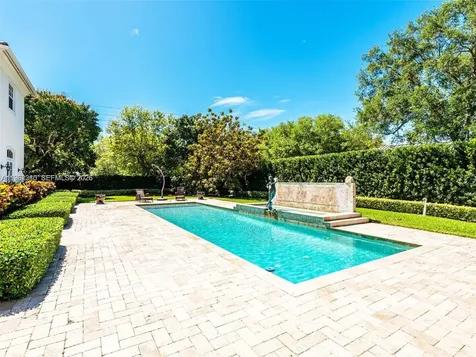9076 SW 59th Court Pinecrest FL 33156