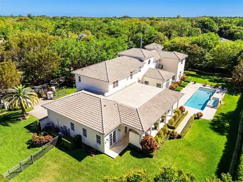 9076 SW 59th Court Pinecrest FL 33156